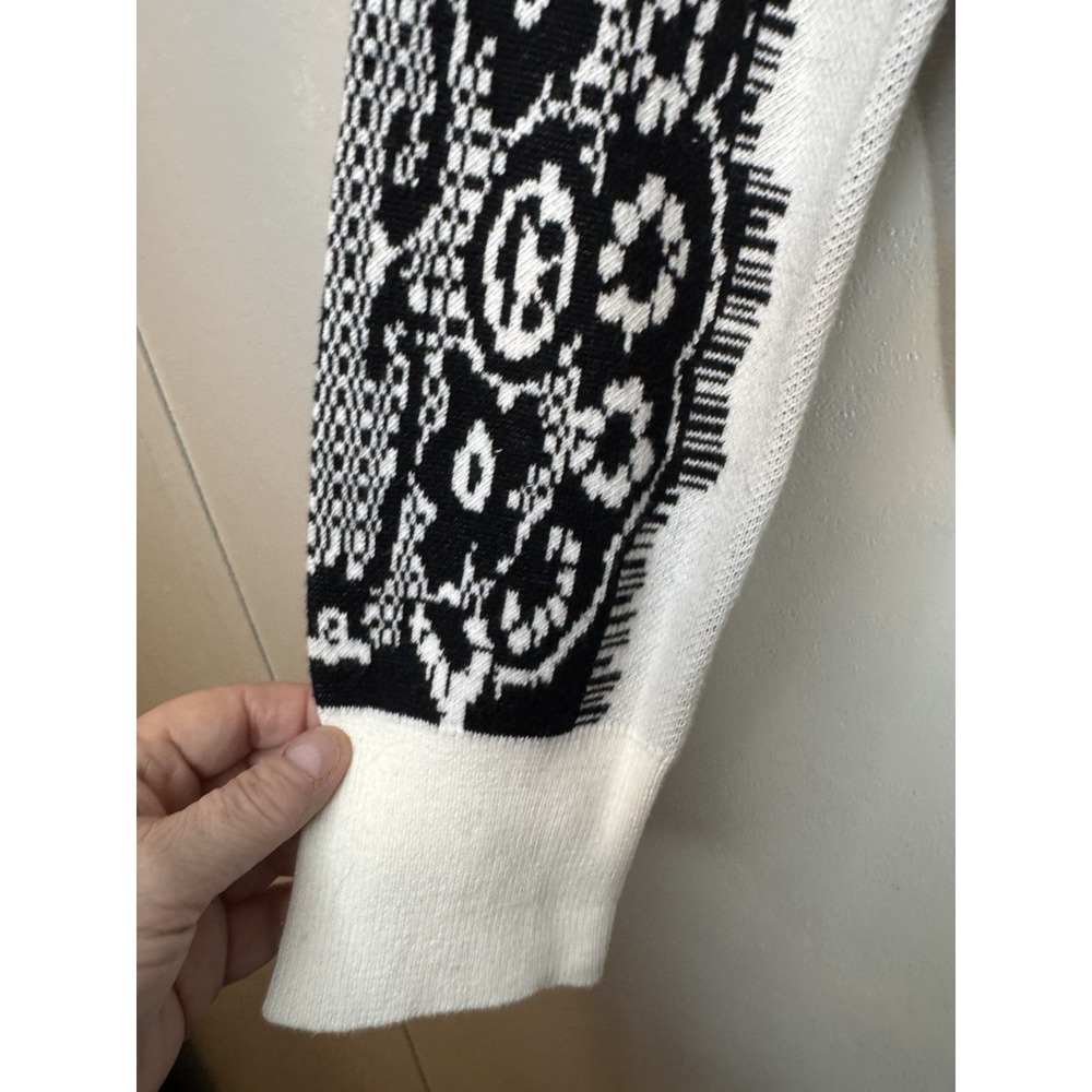 NWT Potters Pot B/W Faux Crochet Long Sleeved Sweater Size L - Picture 4 of 6